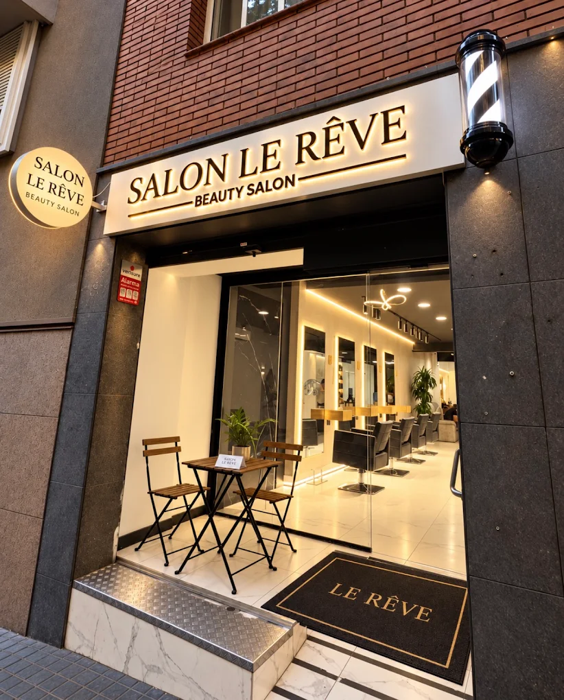 Fachada de Salón Le Rêve en Carrer de Lepant, Barcelona